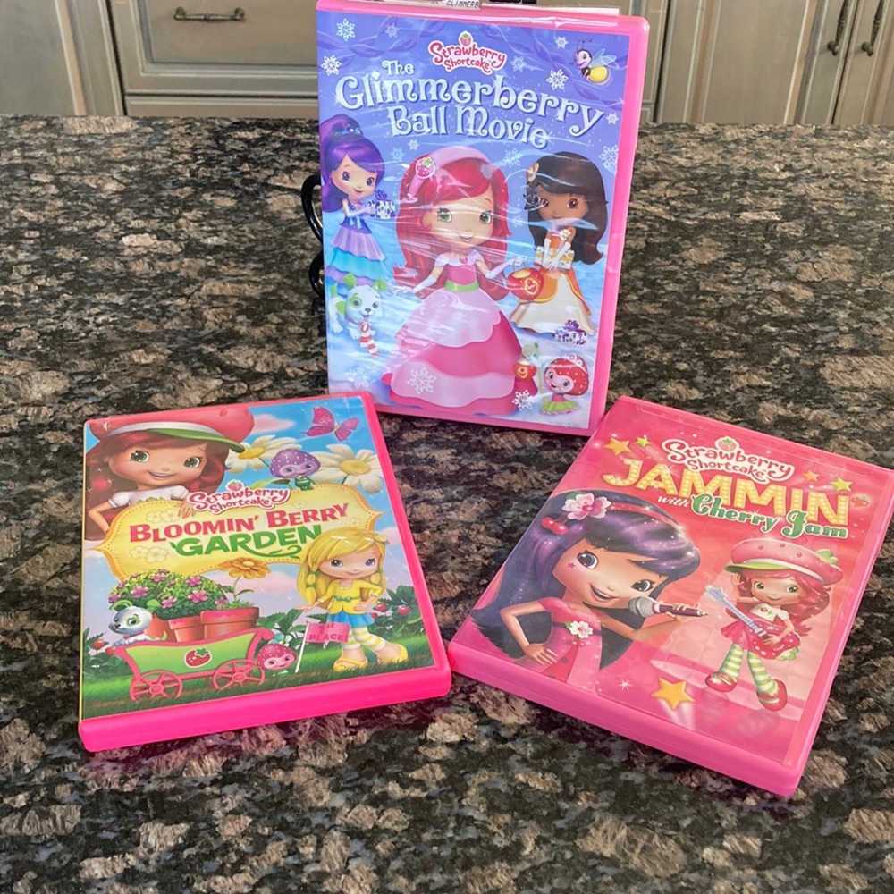 THE STRAWBERRY SHORTCAKE DVD LOT OF 3